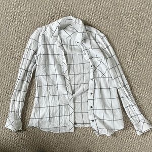 GAP black and white button down
